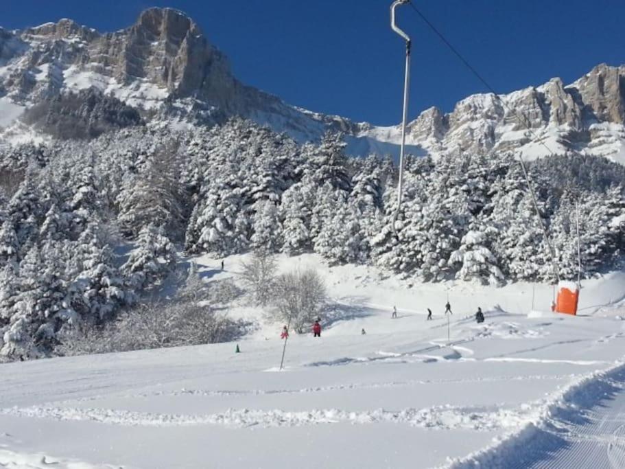 Gite De Charme : La Grange Au Lac Azur Treffort  المظهر الخارجي الصورة