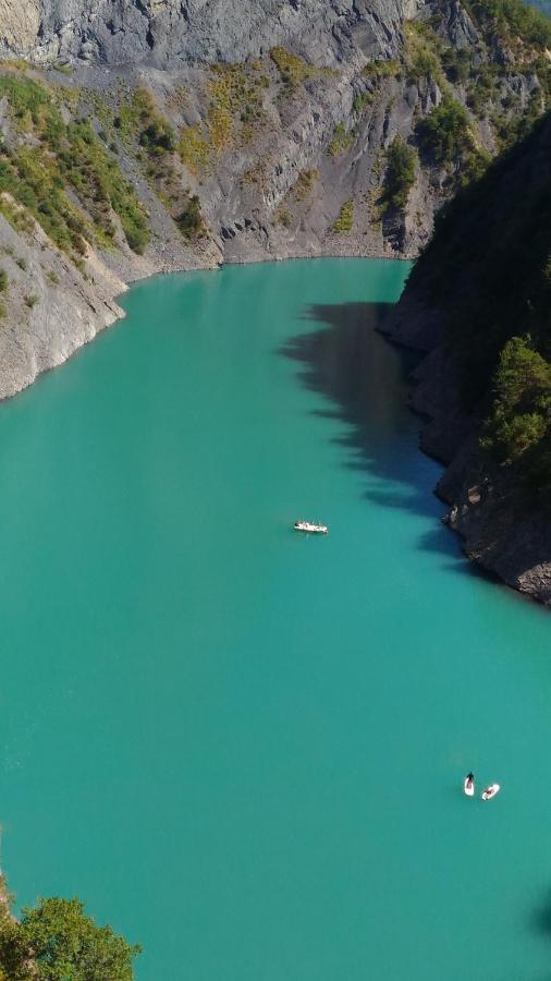 Gite De Charme : La Grange Au Lac Azur Treffort  المظهر الخارجي الصورة