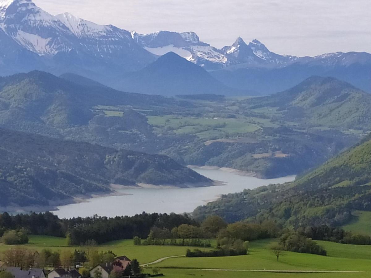 Gite De Charme : La Grange Au Lac Azur Treffort  المظهر الخارجي الصورة